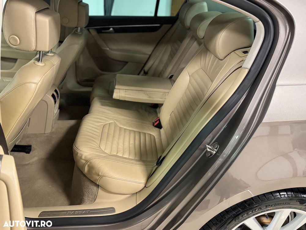 Volkswagen Passat 2.0 TDI 4Motion Highline - 16