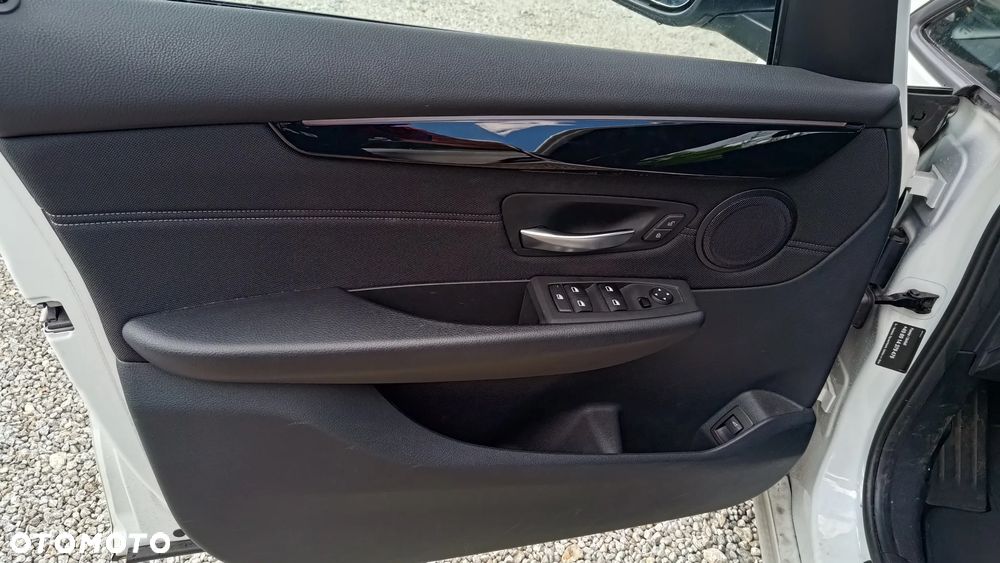 BMW Seria 2 220d Sport-Aut Sport Line - 12