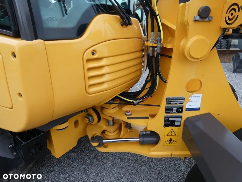 Volvo L20F Z Niemiec / Tylko 2.300mtg / Stan Idealny / - 37