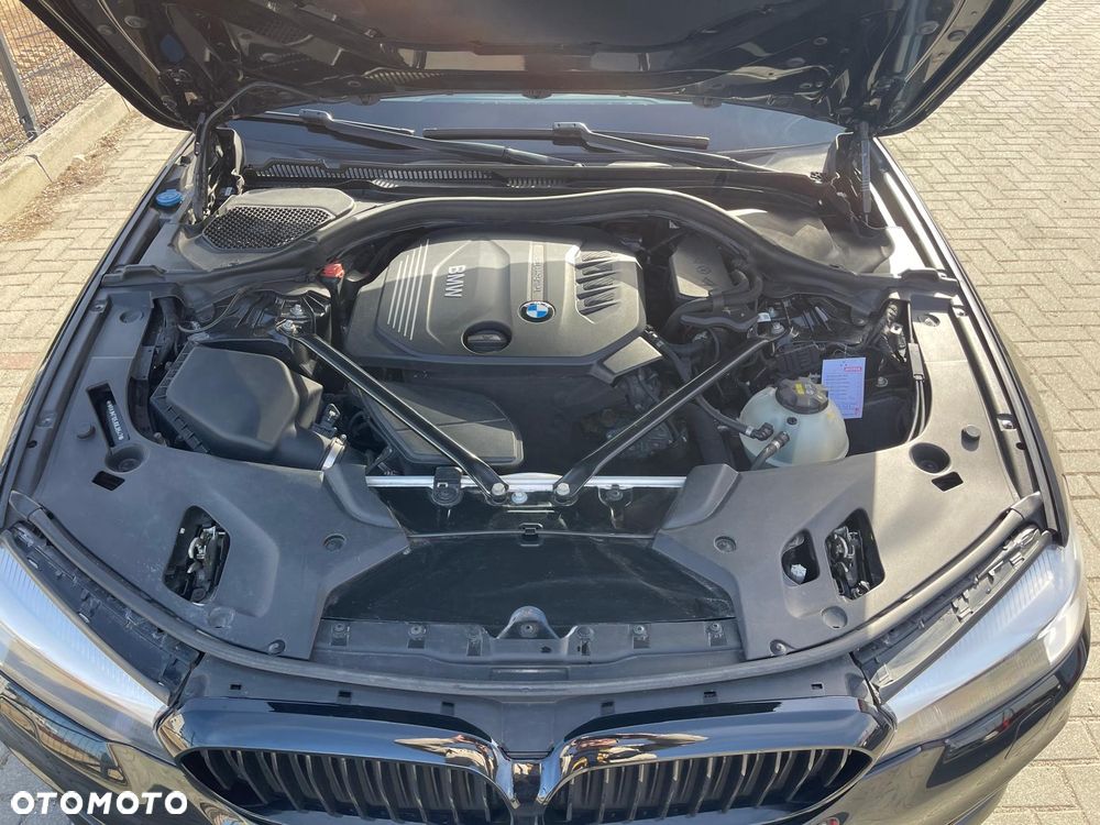 BMW Seria 5 520d Sport Line - 13