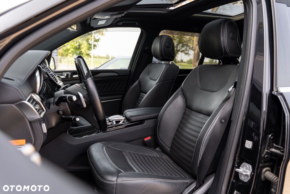Mercedes-Benz GLS - 38