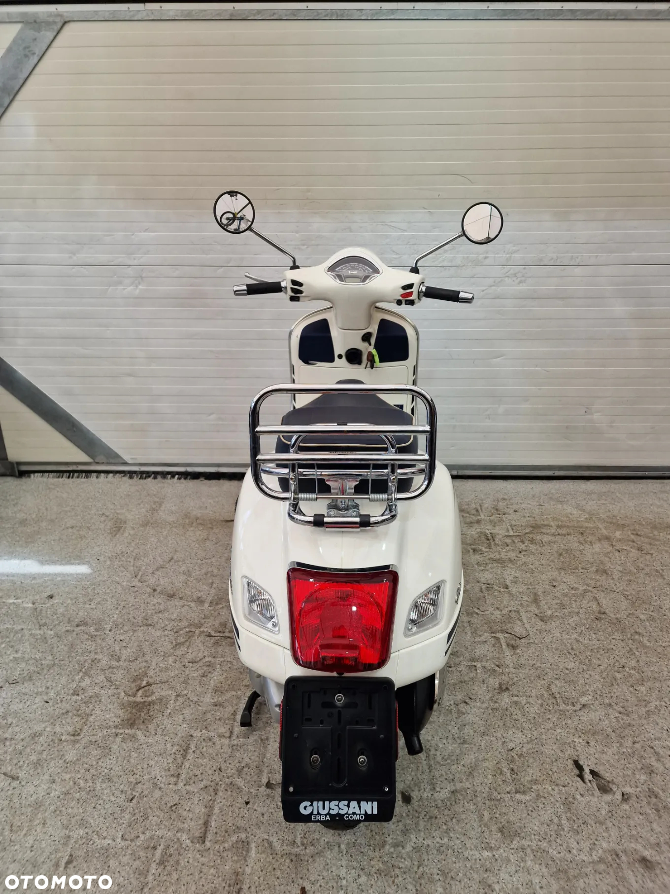 Piaggio Vespa - 24