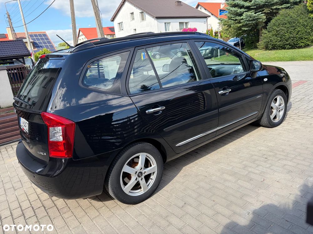 Kia Carens - 12