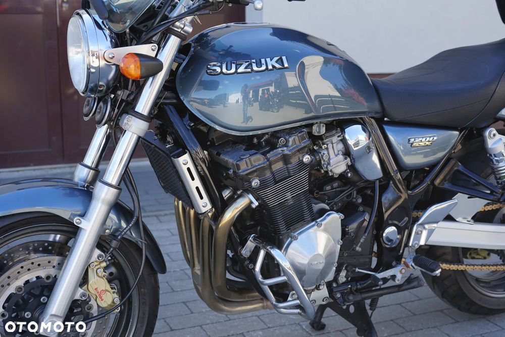 Suzuki GSX - 31