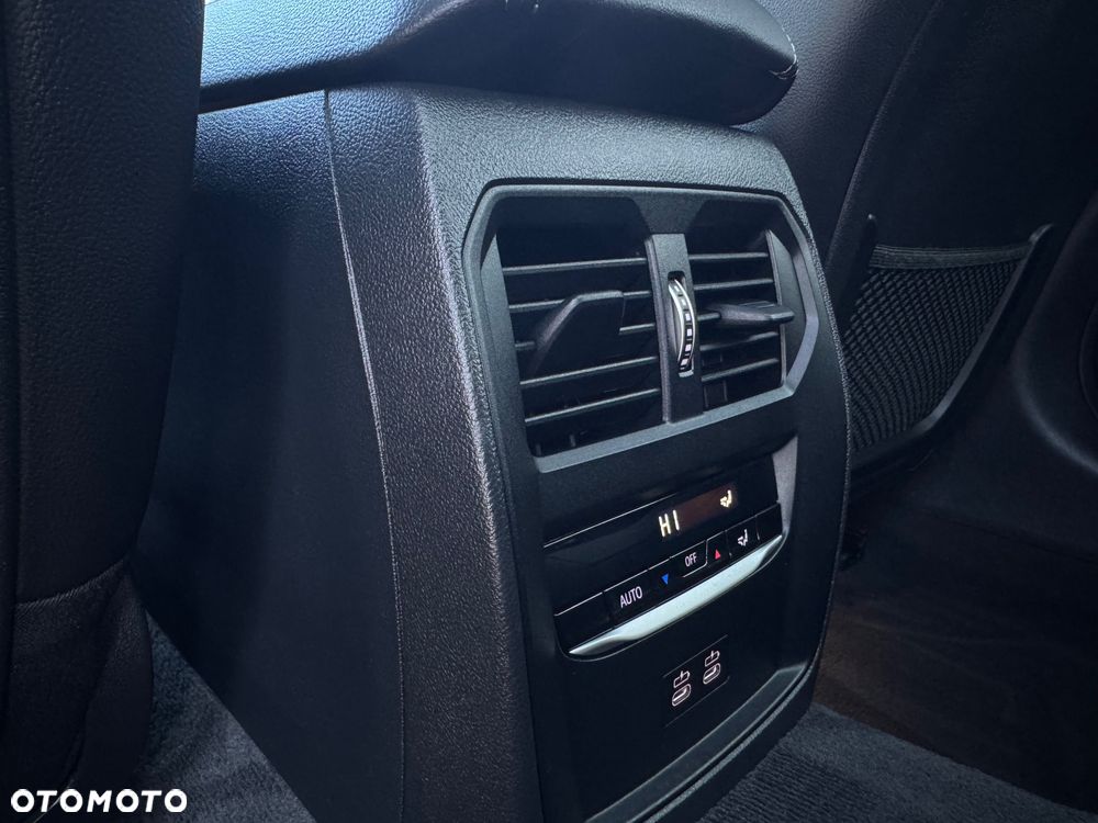 BMW Seria 3 320i GPF Sport Line Sport - 23