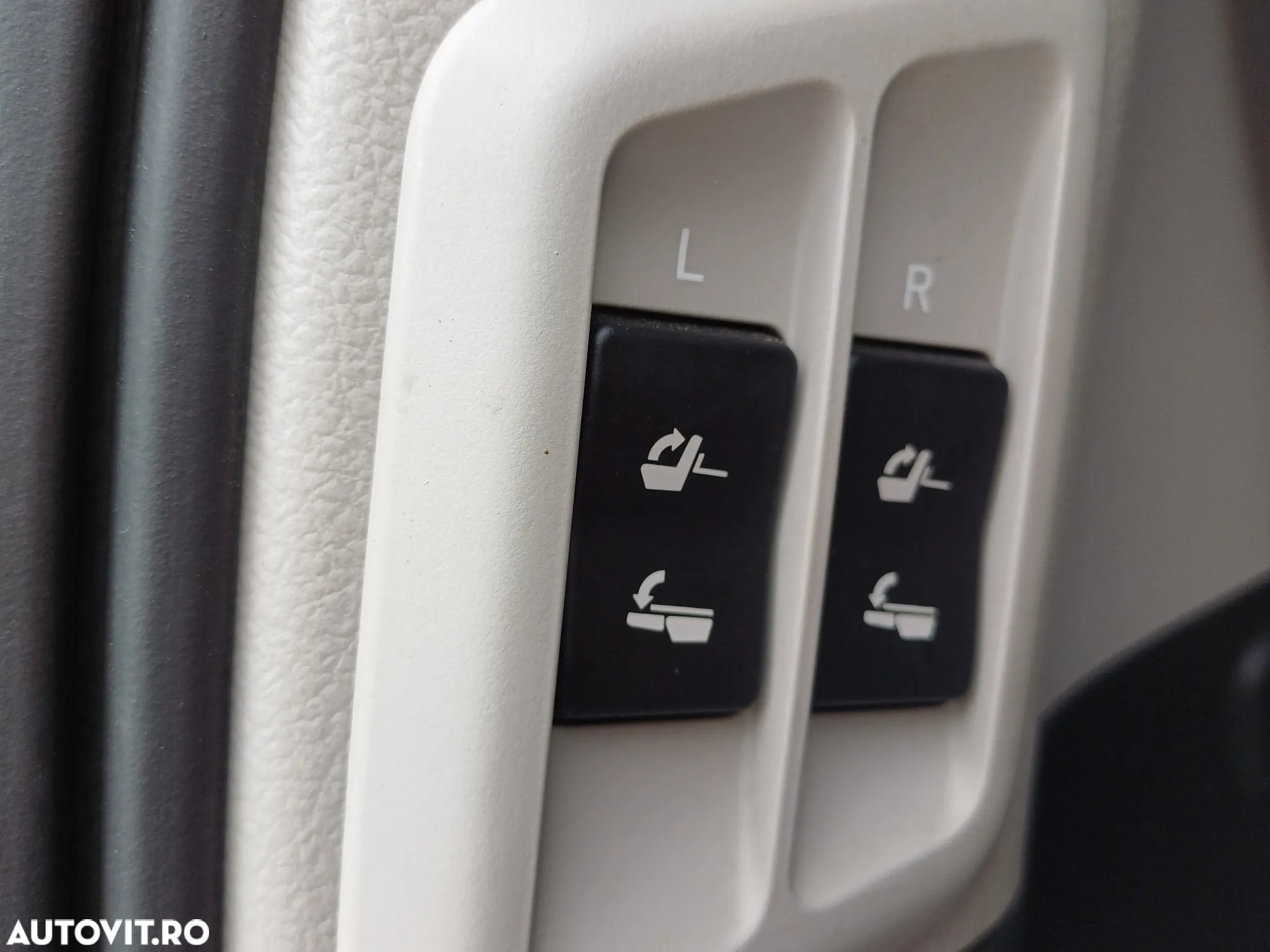 Toyota Land Cruiser 2.8l Turbo D-4D AVS Aut. Luxury - 21
