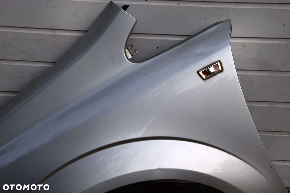 Opel Zafira B 05-14 Błotnik lewy przód srebrny Z157 bez korozji ładny - 3