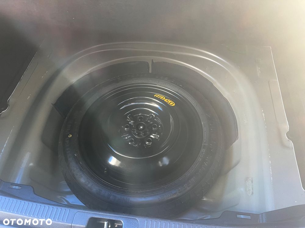 Toyota Camry 2.5 Hybrid Comfort CVT - 22