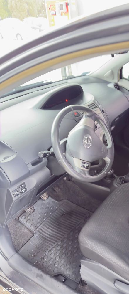 Toyota Yaris 1.33 Prestige - 12