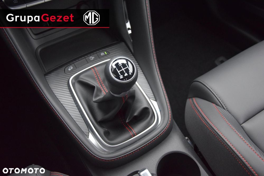 MG ZS - 17