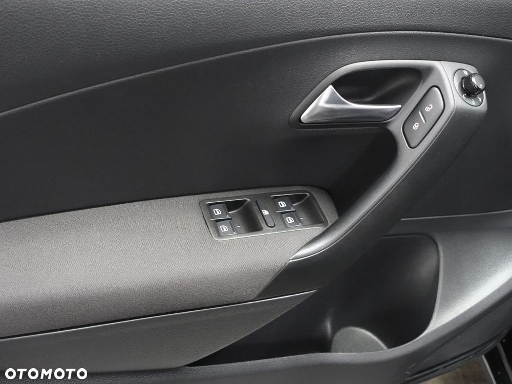 Volkswagen Polo 1.4 16V Trendline - 21