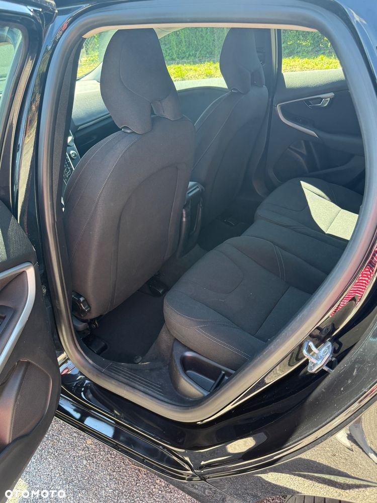 Volvo V40 D2 - 8