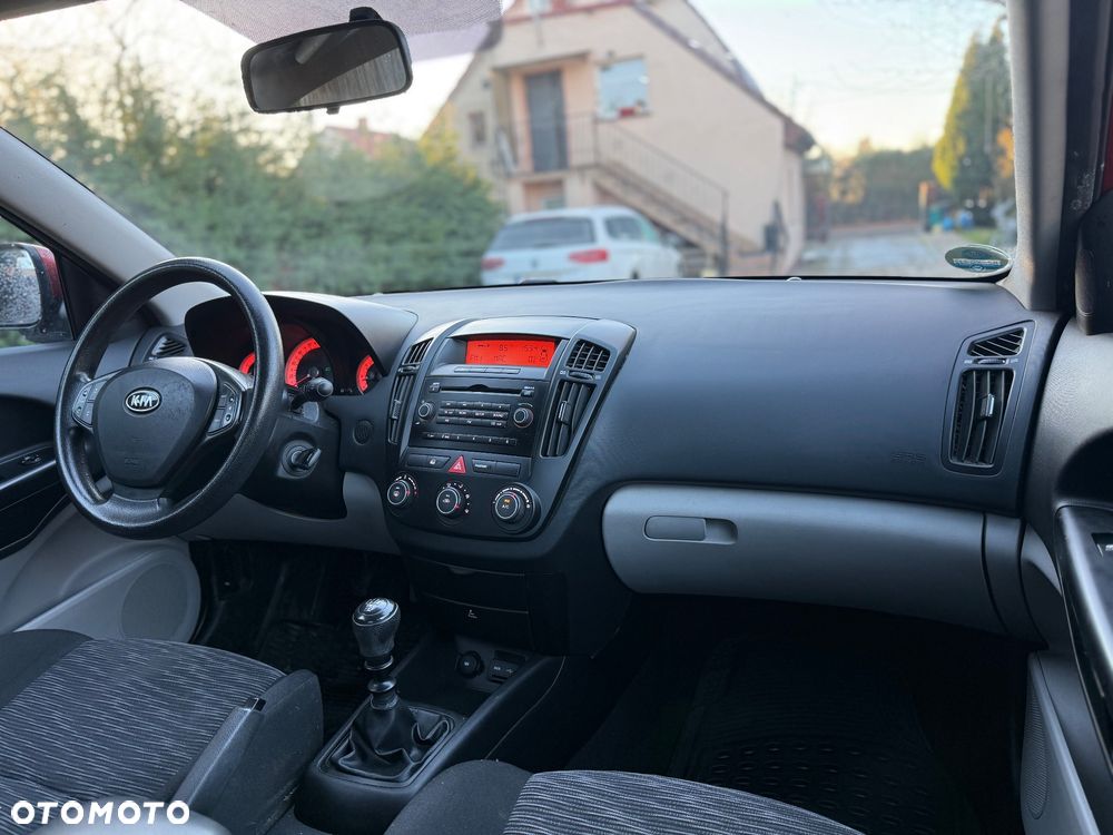 Kia Ceed 1.4 CVVT LX Basis - 23