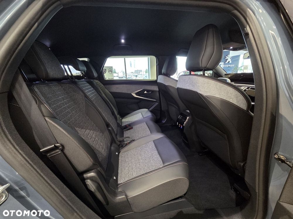 Peugeot 5008 - 8