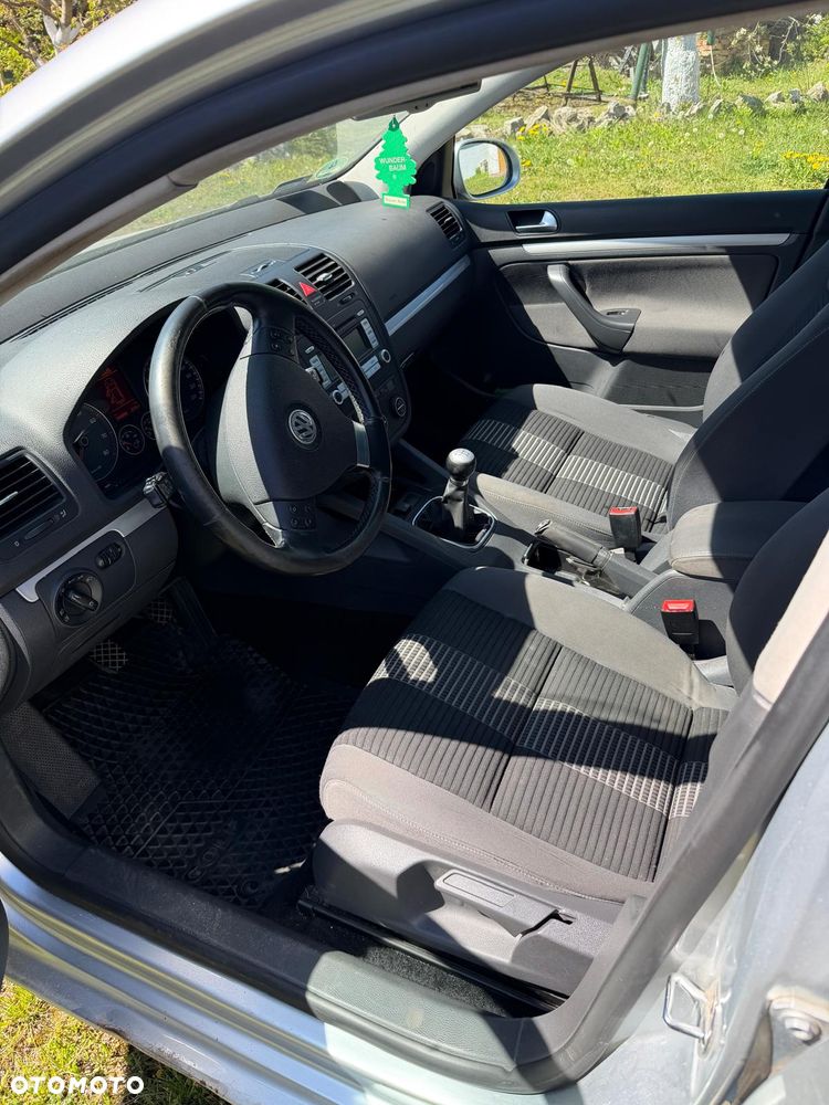 Volkswagen Golf - 11
