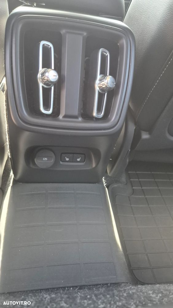 Volvo XC 40 D4 AWD Momentum Pro - 19