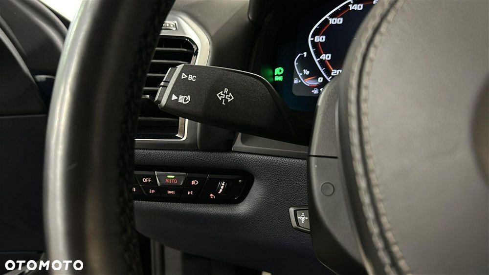 BMW Seria 8 - 23