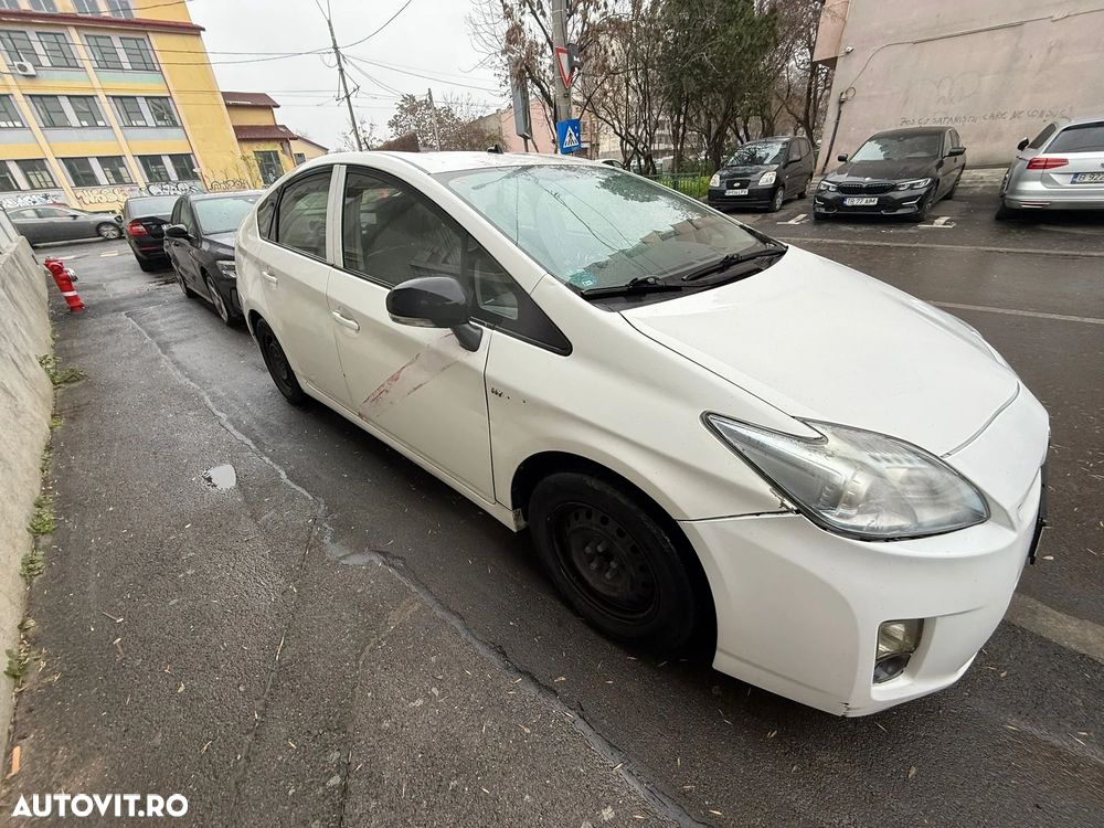 Toyota Prius (Hybrid) Sol - 6