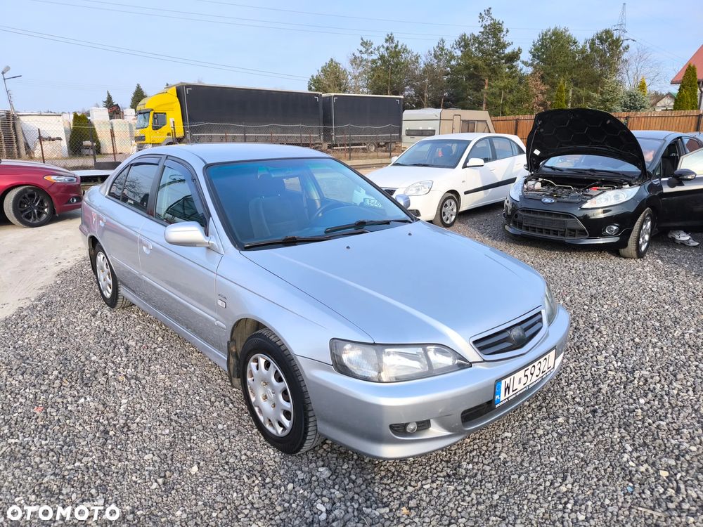 Honda Accord 1.8i ES - 5