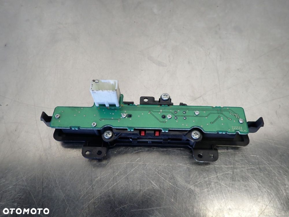 PRZEŁĄCZNIK ŚWIATEŁ AWARYJNYCH MITSUBISHI LANCER VIII - 2