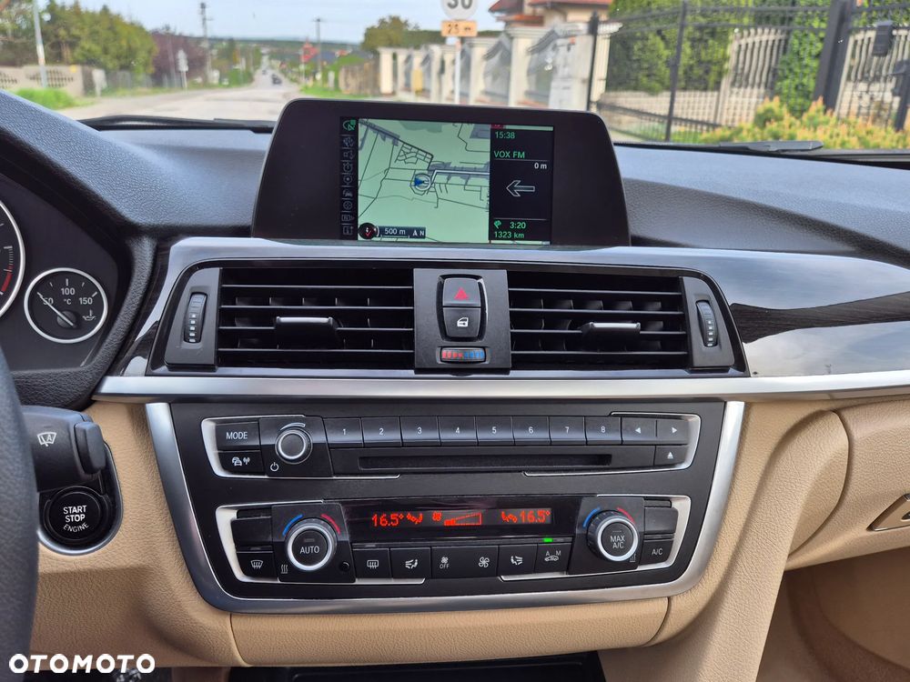 BMW Seria 3 318d Luxury Line - 15