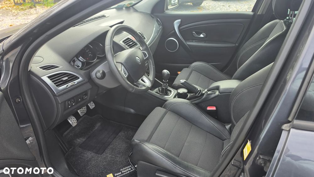 Renault Megane TCe 180 GT - 14