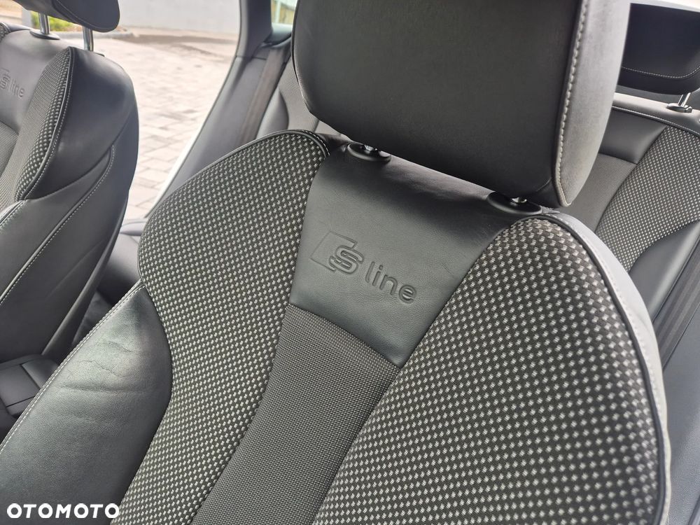 Audi A3 Sportback 2.0 TDI S tronic S line Sportpaket - 16