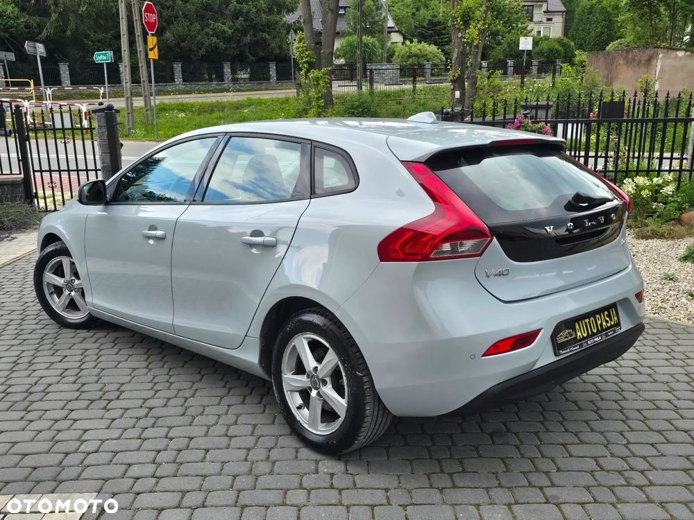 Volvo V40 D2 Summum - 14