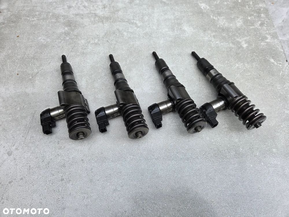 VW AUDI SEAT SKODA 2,0 TDI WTRYSK WTRYSKIWACZ CONTINENTAL 03G130073S - 2