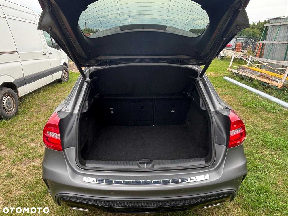 Mercedes-Benz GLA - 7