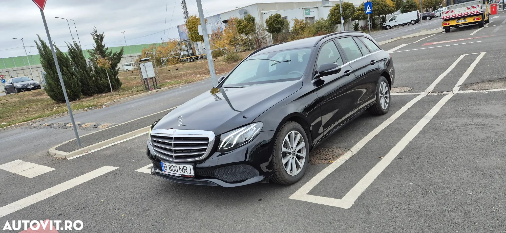 Mercedes-Benz E 200 d T 9G-TRONIC - 1