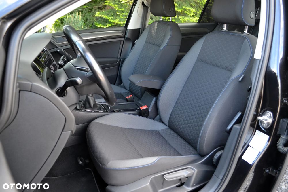 Volkswagen Golf - 19