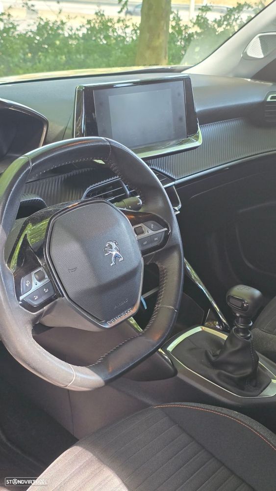 Peugeot 2008 1.2 PureTech Allure - 19