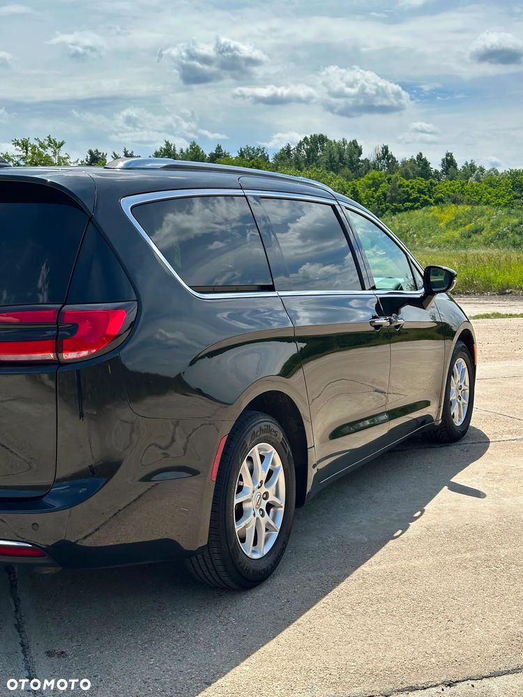 Chrysler Pacifica - 12