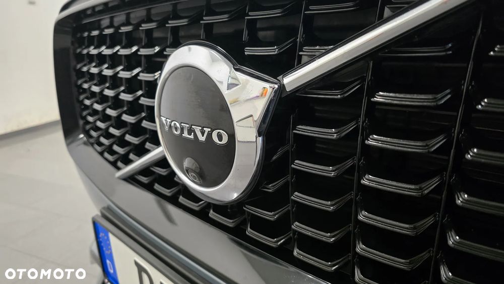 Volvo XC 90 D5 SCR AWD R-Design 7os - 12
