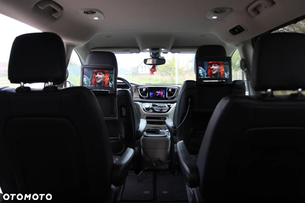 Chrysler Pacifica - 14