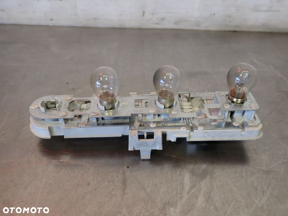 WKŁAD LAMPY LEWY TYŁ AUDI A4 B5 8D9945257 - 1