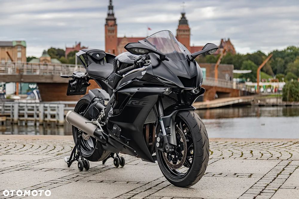 Yamaha R6 - 3