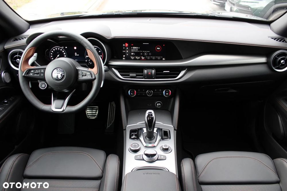 Alfa Romeo Stelvio 2.0 Turbo Intensa Q4 - 11