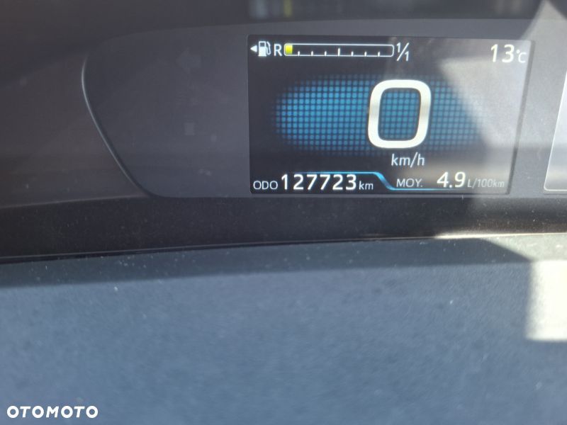 Toyota Prius (Hybrid) Executive - 22