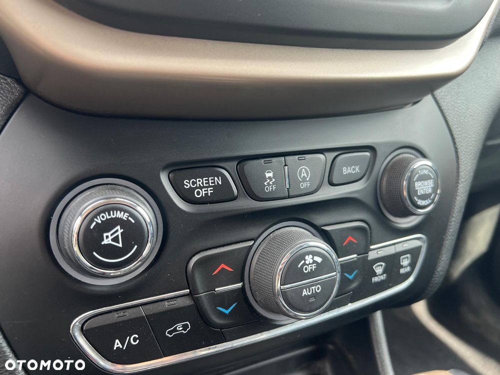 Jeep Cherokee 3.2 V6 Active Drive I Limited - 21
