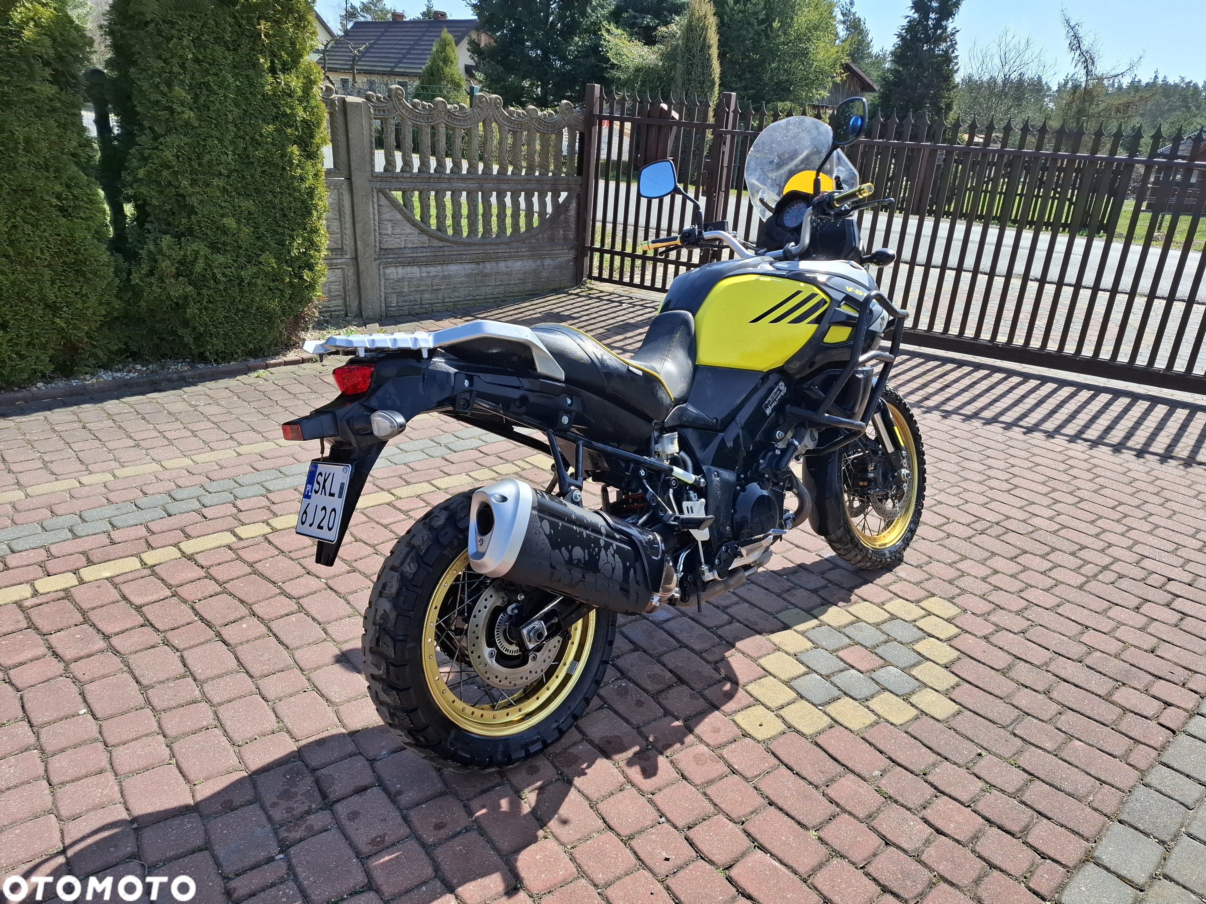 Suzuki DL - 6