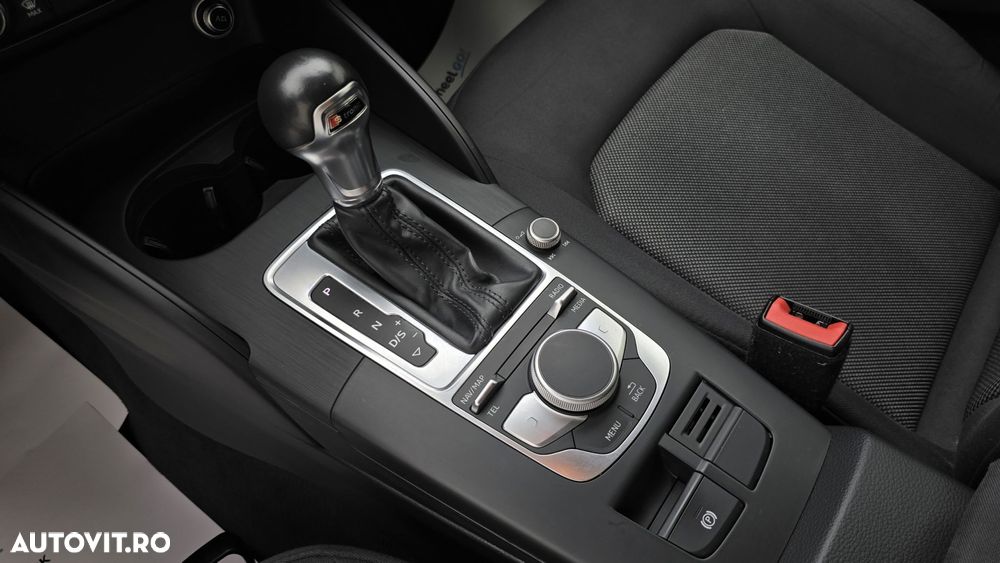 Audi A3 Sportback 1.6 TDI S tronic - 17