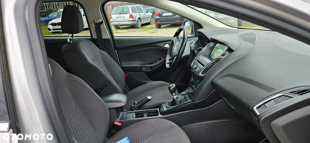 Ford Focus - 28