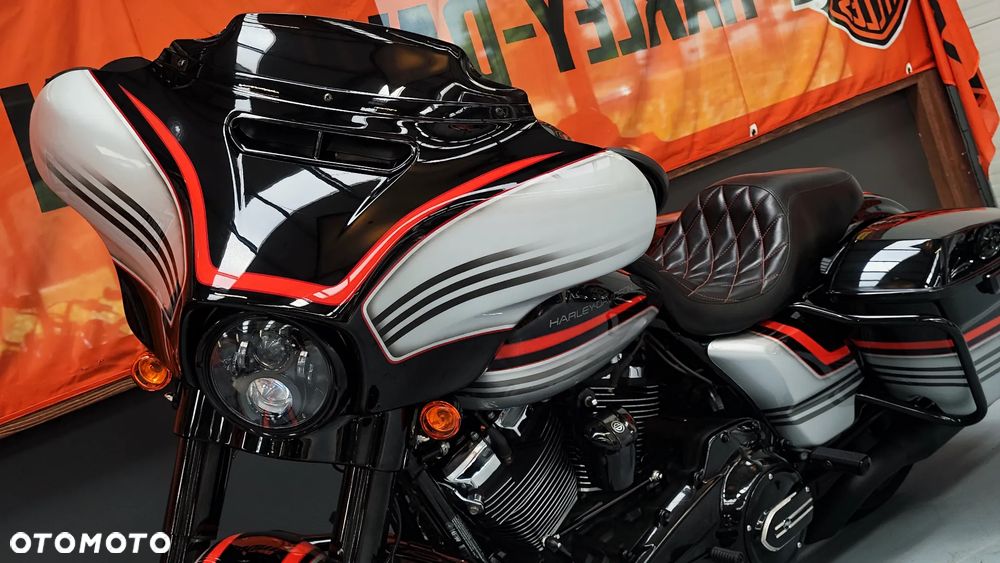 Harley-Davidson Touring Street Glide - 20