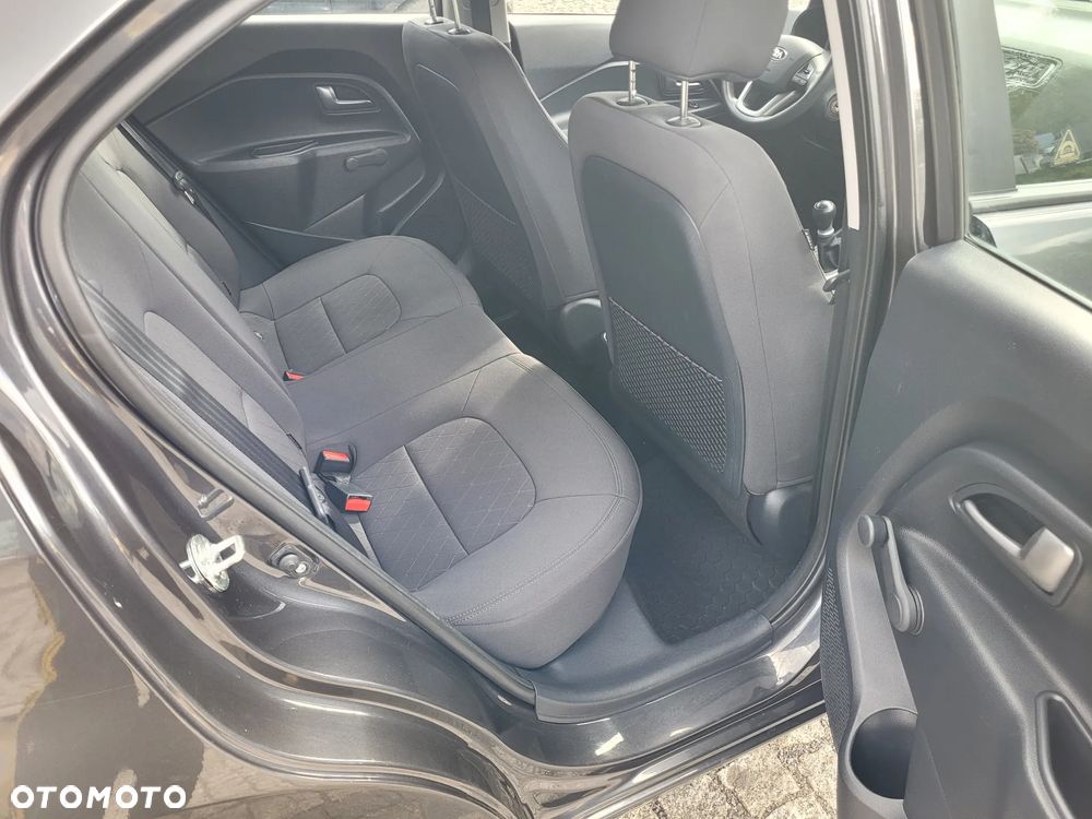 Kia Rio 1.2 Attract - 12