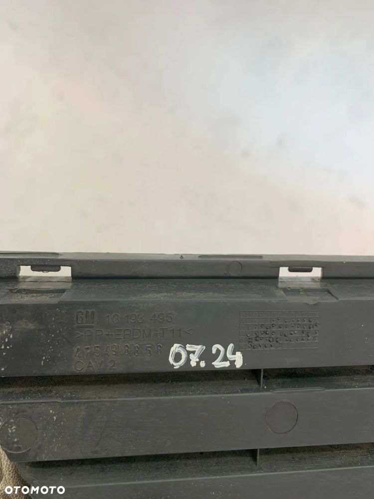 Opel Meriva A FL 05-10r Atrapa kratka zderzak przod przedni - 3