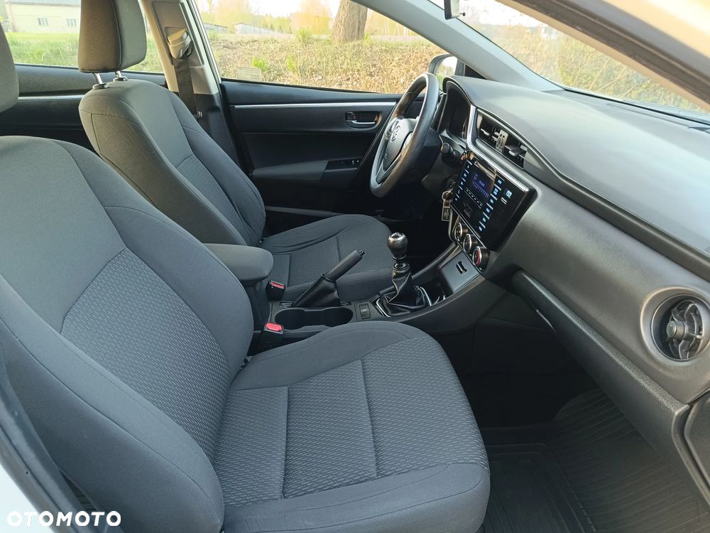 Toyota Corolla 1.4 D-4D Comfort - 27