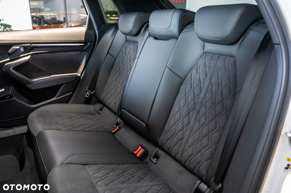 Audi RS3 Sportback - 18