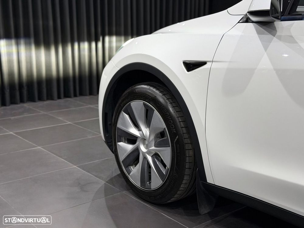 Tesla Model Y Standard - 42